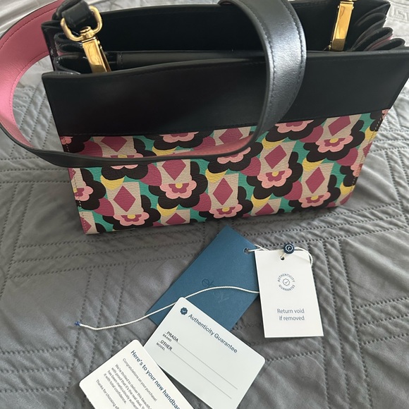 Prada leather crossbody bags limited edition 100 original - Picture 5 of 5